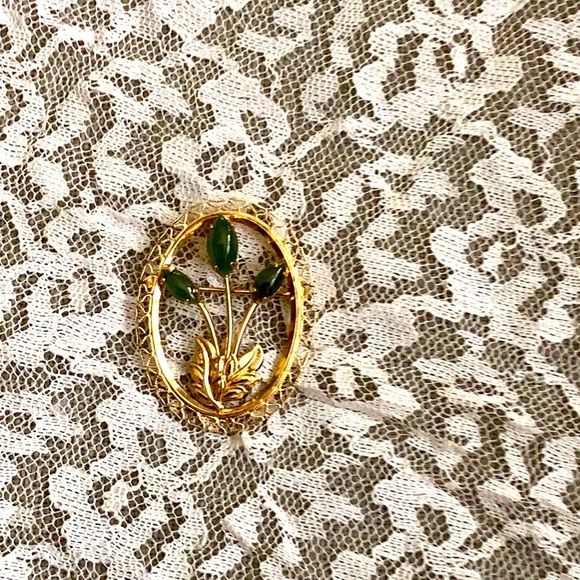 Vintage Gold Filled Brooch with Jade accents - Picture 3 of 6